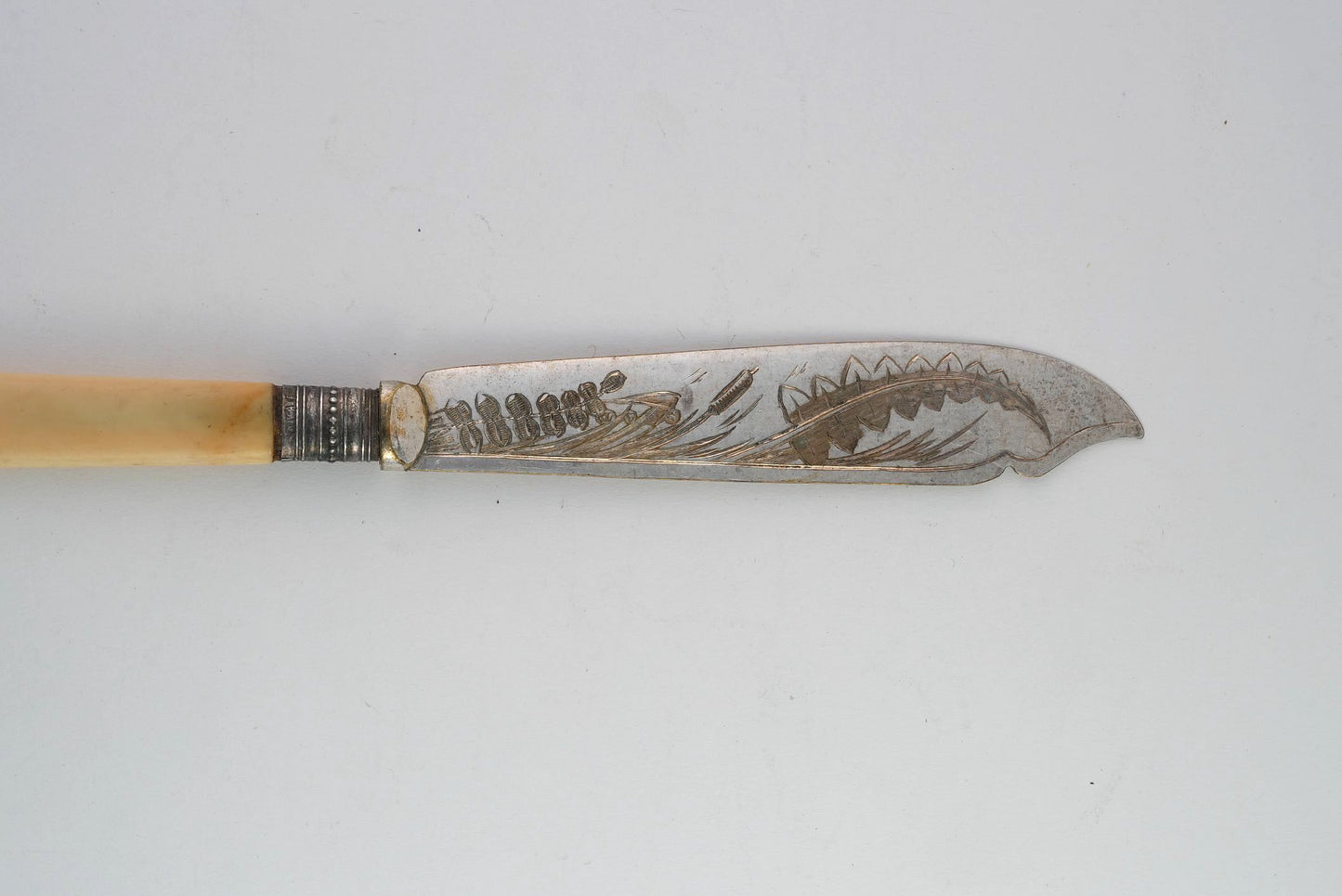 Antique Fruit Knives with Etched Blades & Cream Handles | Set of 3