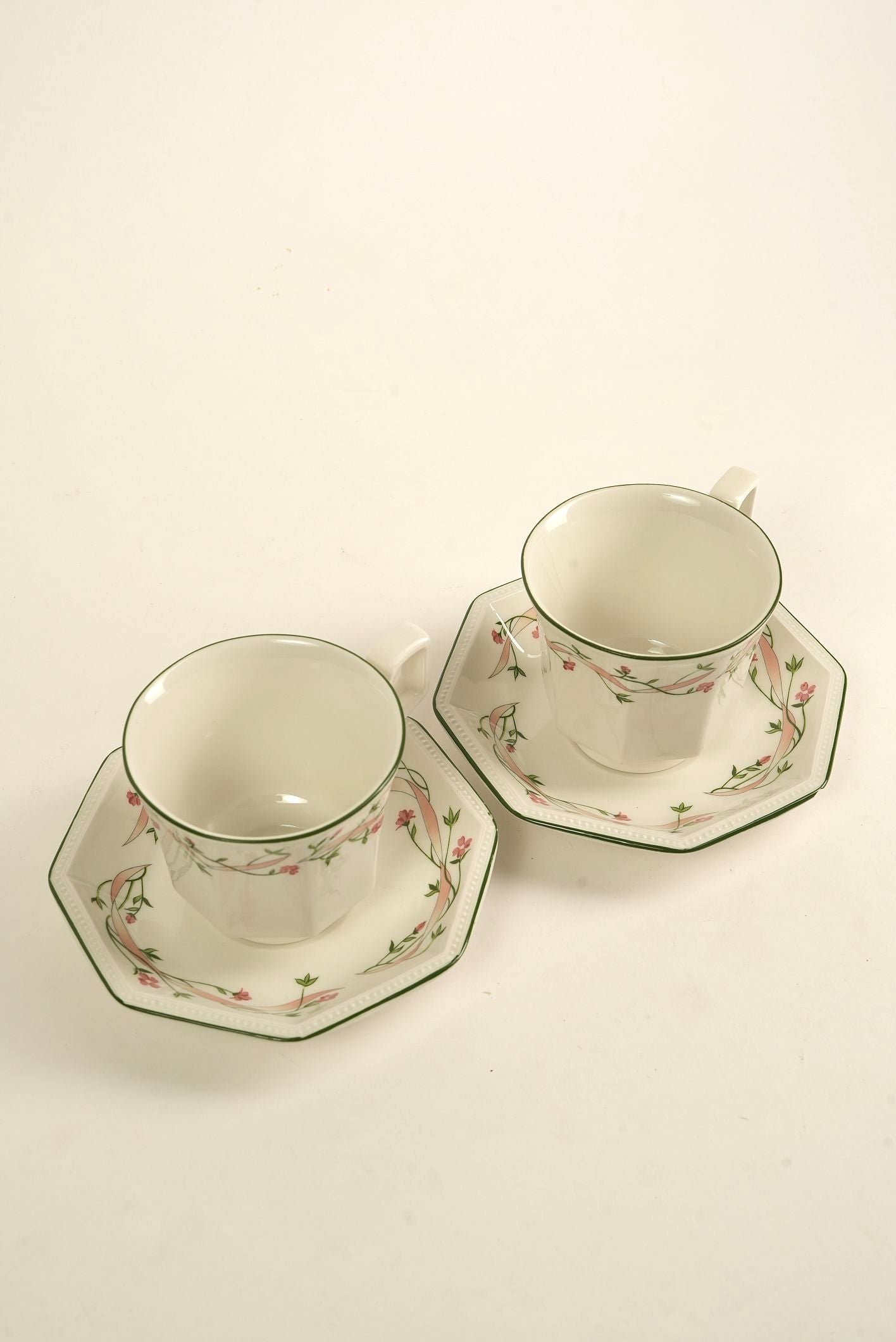 Vintage 18-Piece Johnson Brothers Complete Tea Set