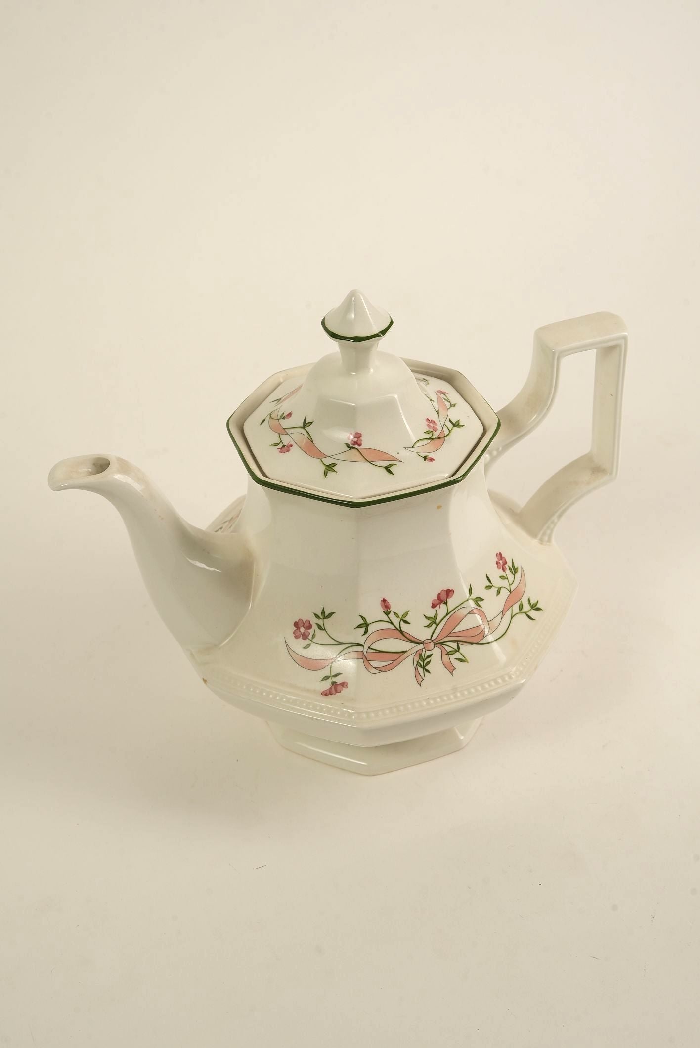 Vintage 18-Piece Johnson Brothers Complete Tea Set