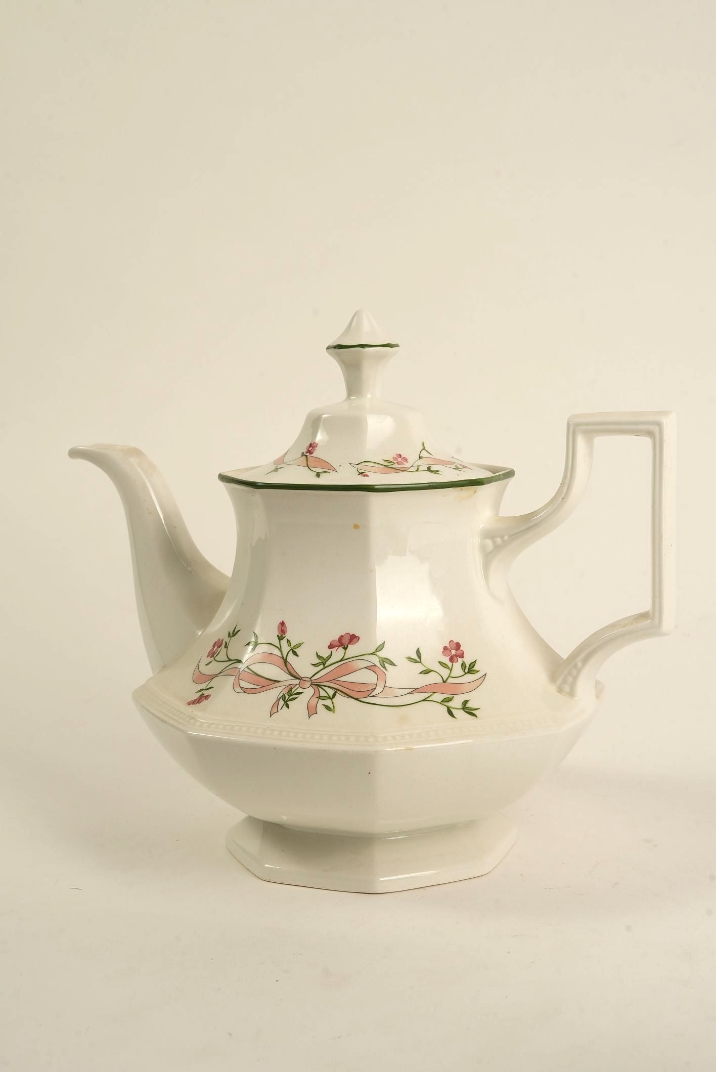 Vintage 18-Piece Johnson Brothers Complete Tea Set