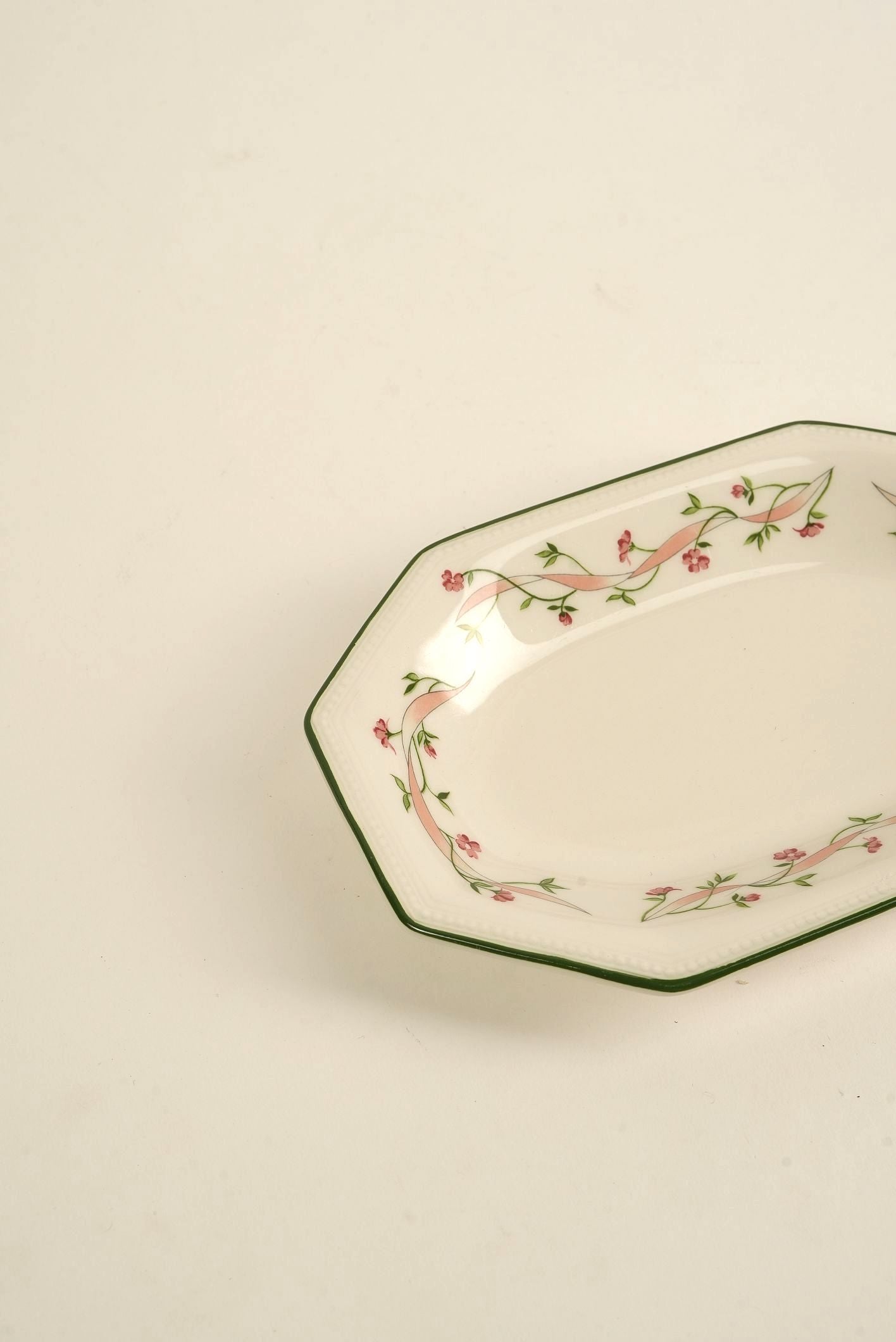 Vintage 18-Piece Johnson Brothers Complete Tea Set