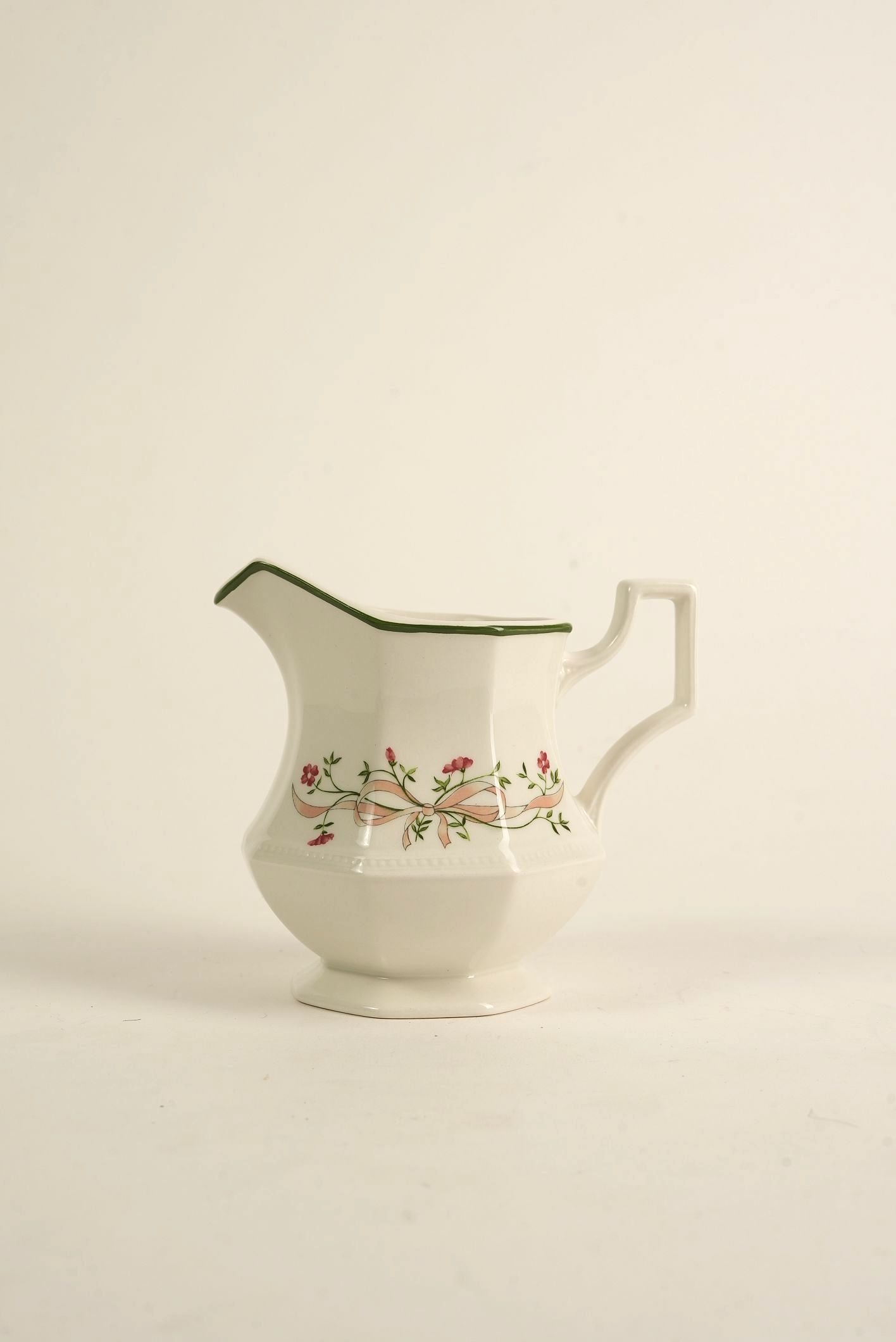Vintage 18-Piece Johnson Brothers Complete Tea Set