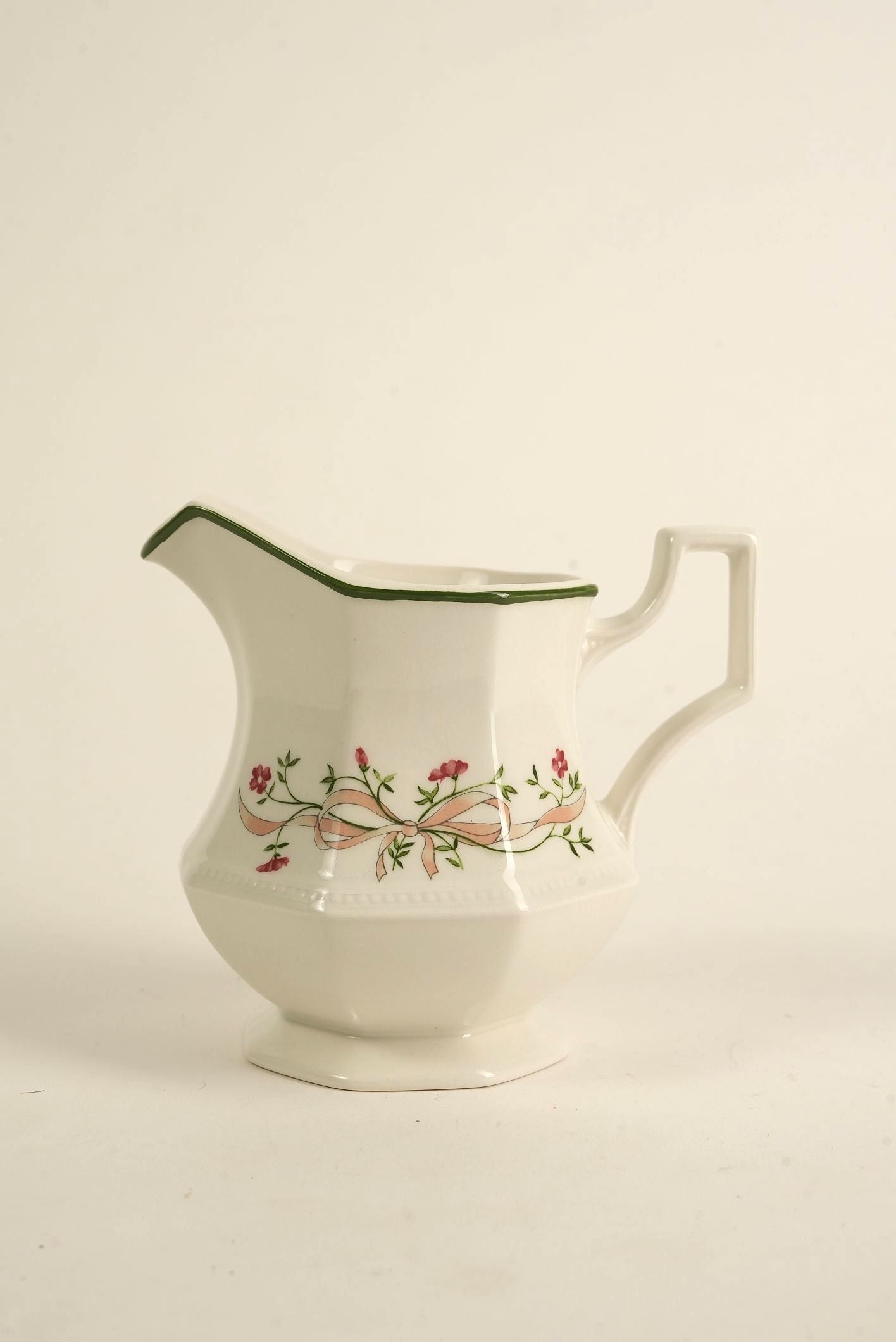 Vintage 18-Piece Johnson Brothers Complete Tea Set