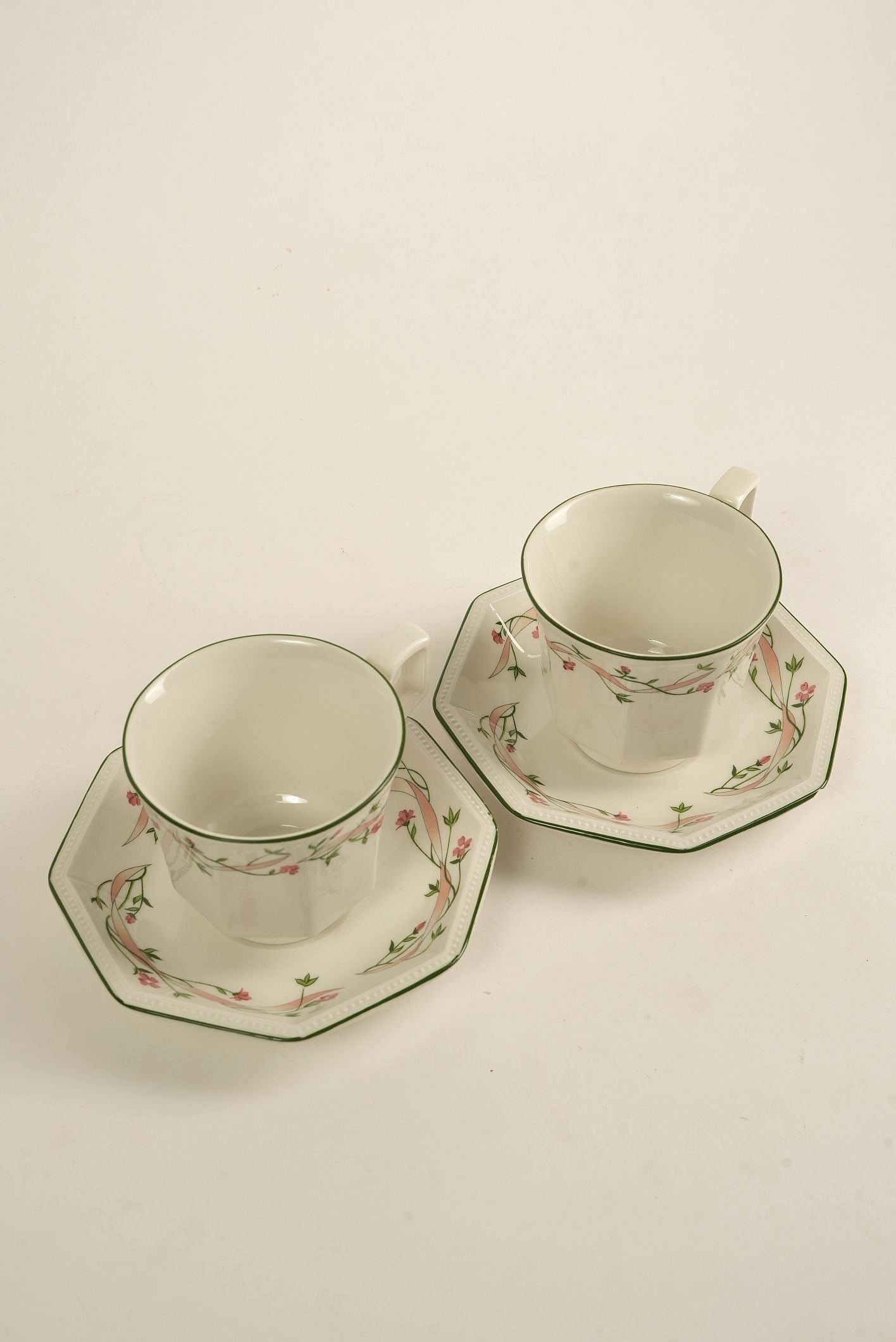 Vintage 18-Piece Johnson Brothers Complete Tea Set