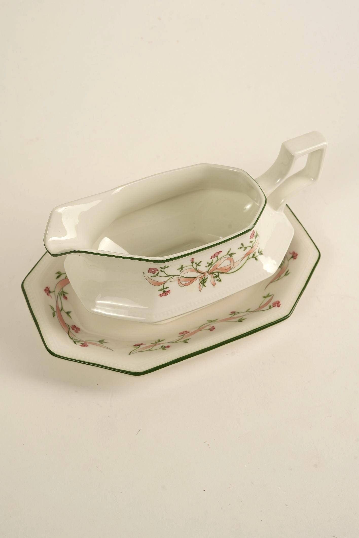 Vintage 18-Piece Johnson Brothers Complete Tea Set