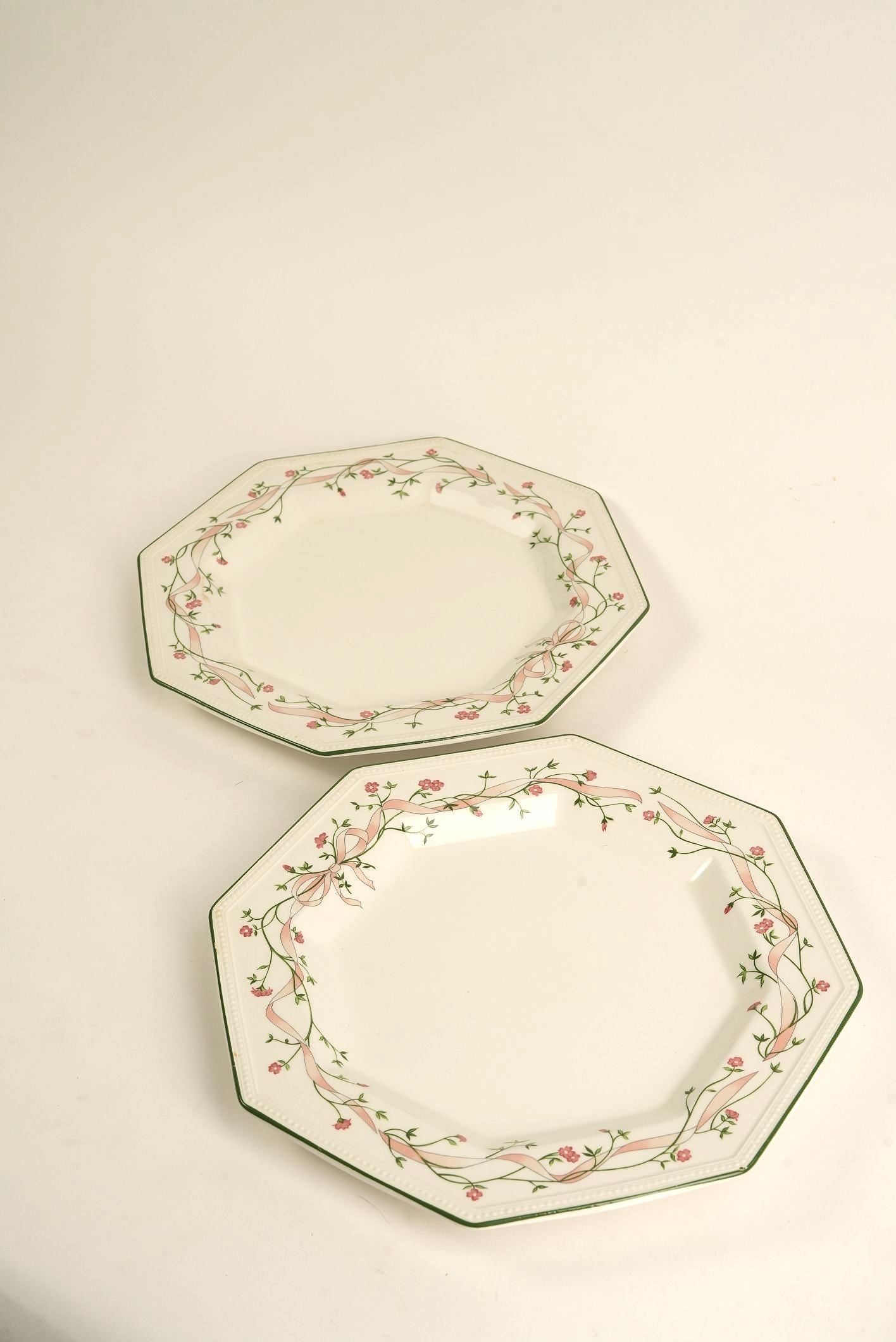 Vintage 18-Piece Johnson Brothers Complete Tea Set