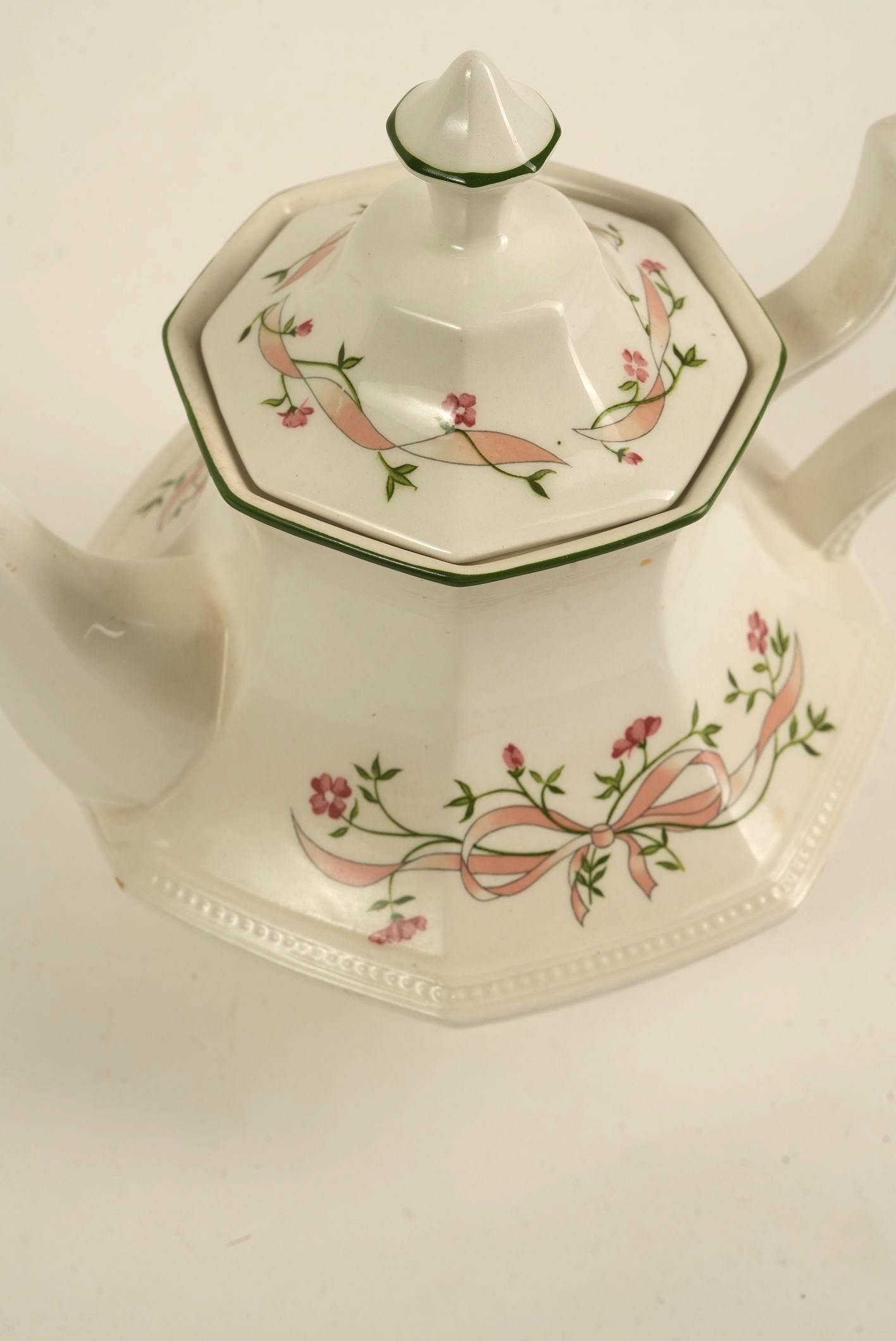 Vintage 18-Piece Johnson Brothers Complete Tea Set