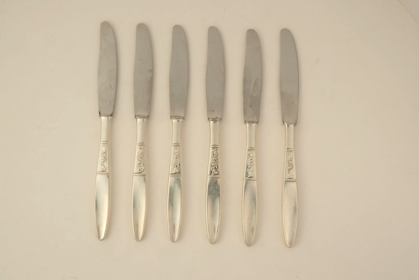 Set of 6 | Vintage Silver-Plated Knives with Detailing