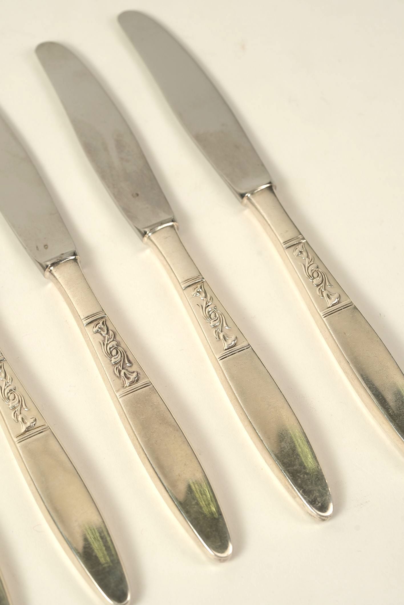 Set of 6 | Vintage Silver-Plated Knives with Detailing