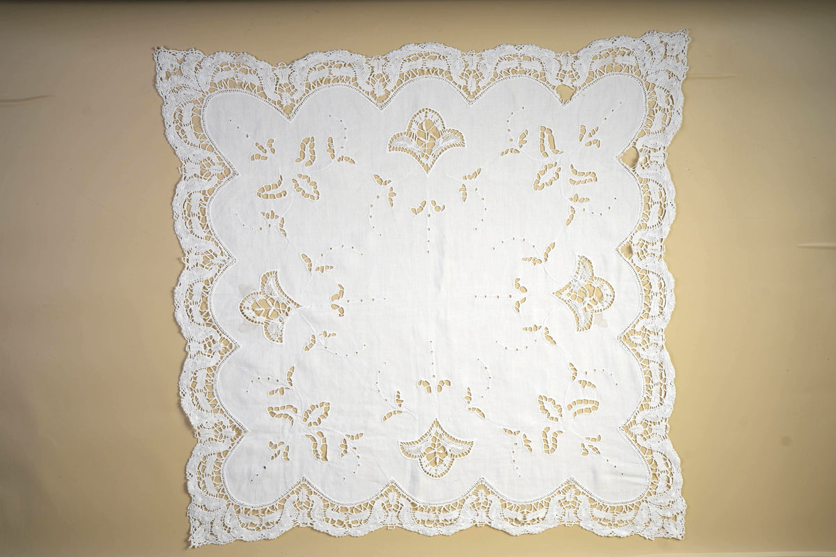 Vintage Crochet Tray Cloth