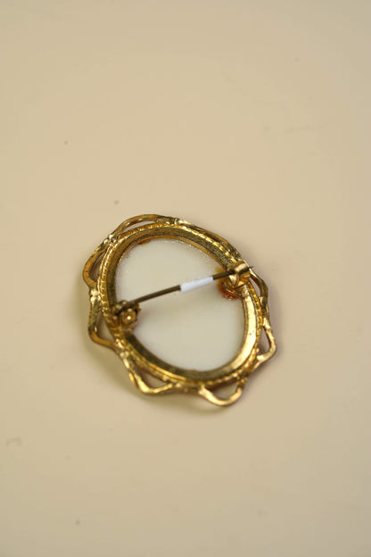 Antique Cameo Brooch | Classical Profile in Gilt Filigree Frame