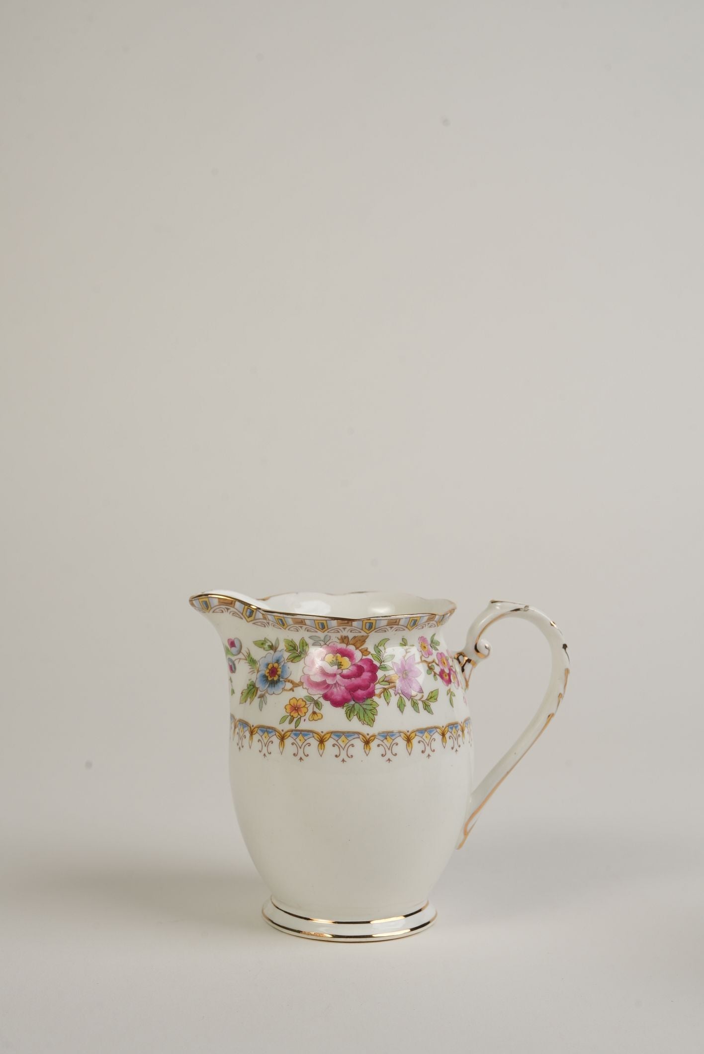 38-Piece Fine Bone China Tea & Cake Set “Malvern” Pattern