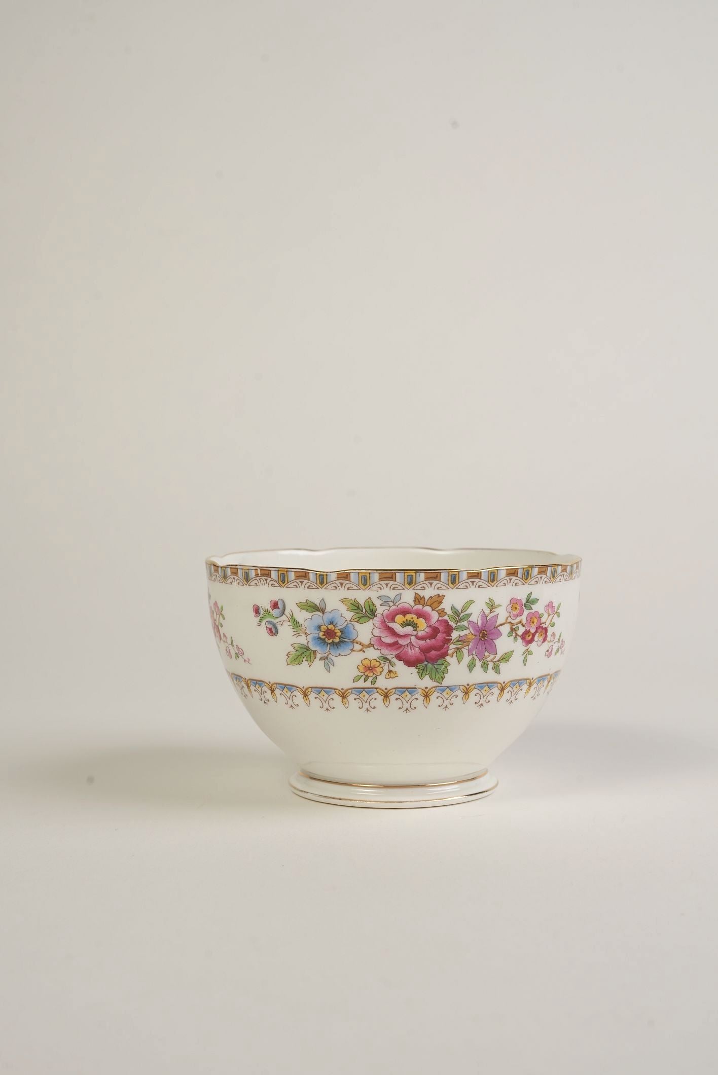 38-Piece Fine Bone China Tea & Cake Set “Malvern” Pattern