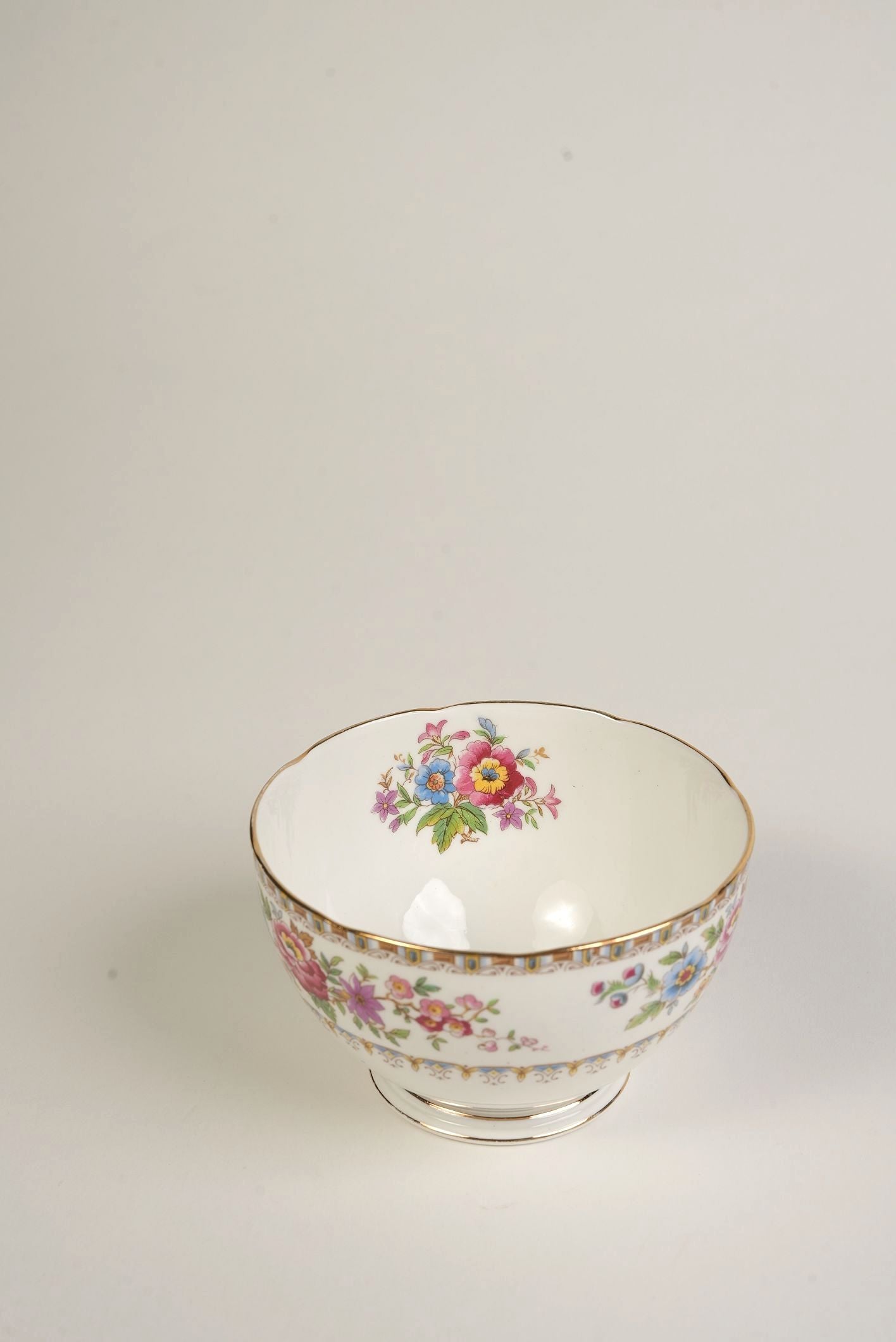 38-Piece Fine Bone China Tea & Cake Set “Malvern” Pattern