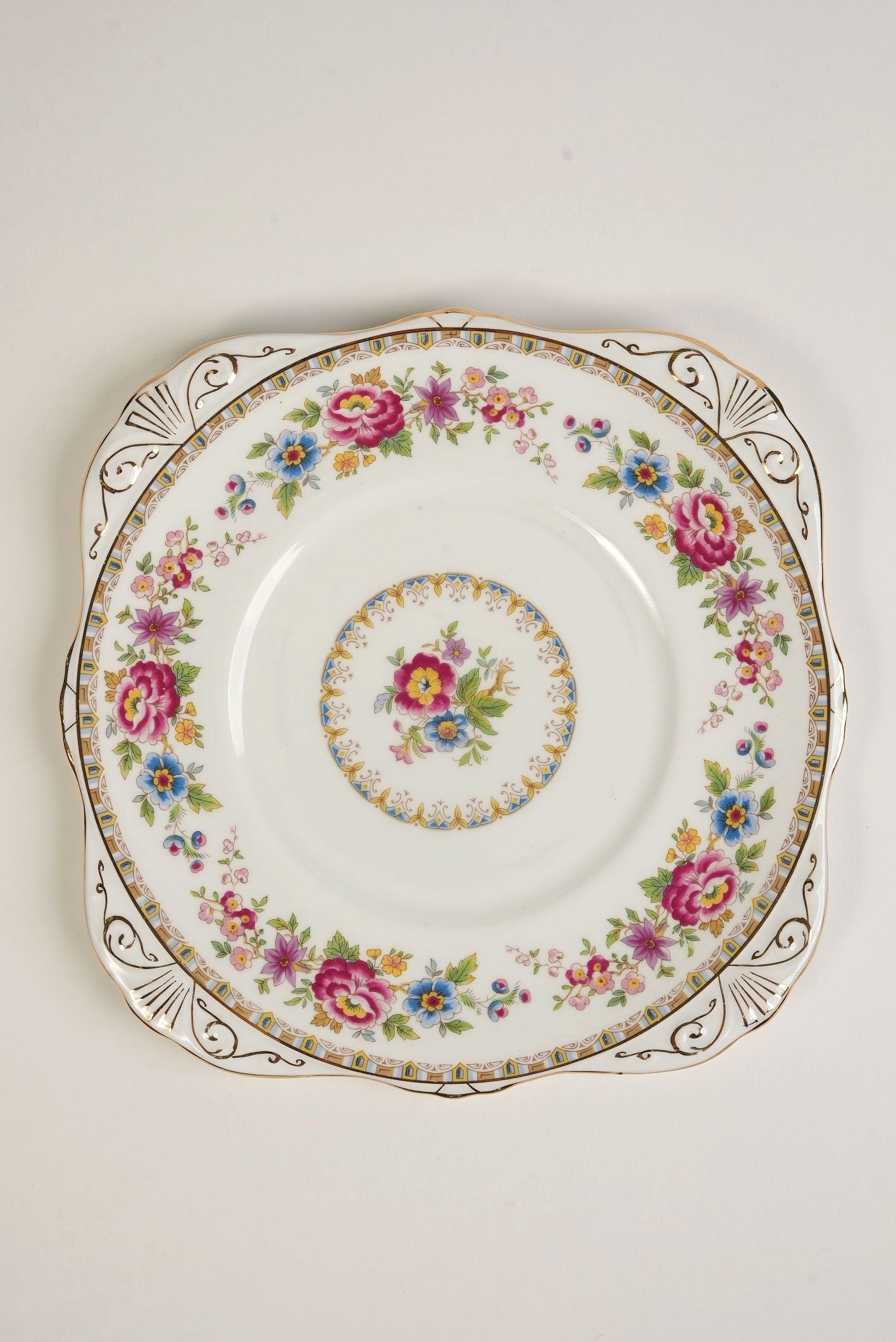 38-Piece Fine Bone China Tea & Cake Set “Malvern” Pattern