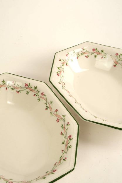 Vintage 17-Piece Johnson Brothers Complete Tea Set