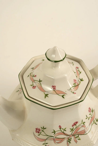 Vintage 17-Piece Johnson Brothers Complete Tea Set