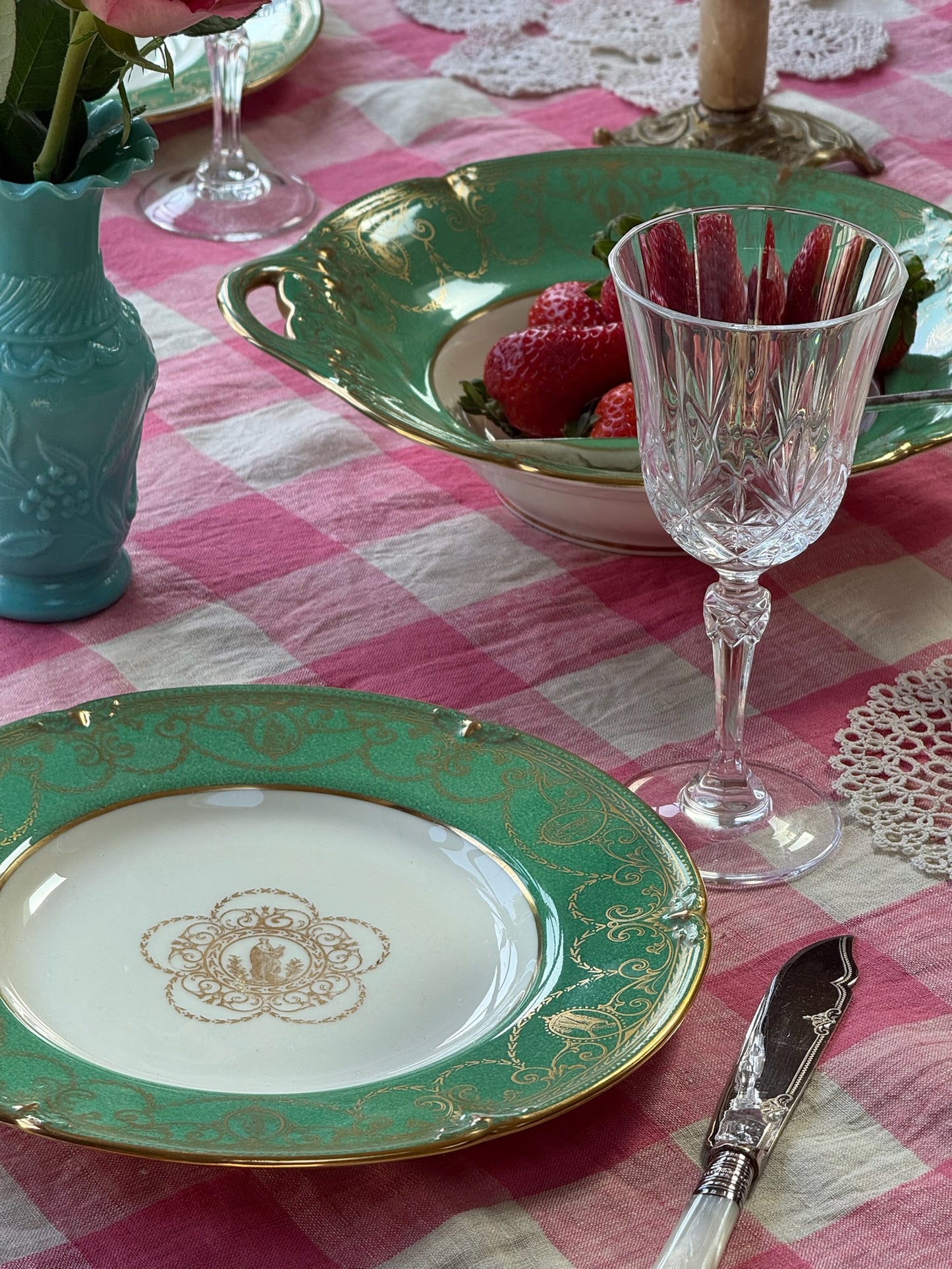 Porcelain 15-piece Wedgwood Dinner Service