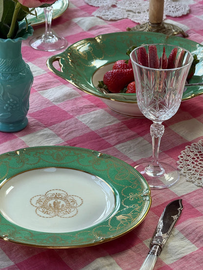 Porcelain 15-piece Wedgwood Dinner Service