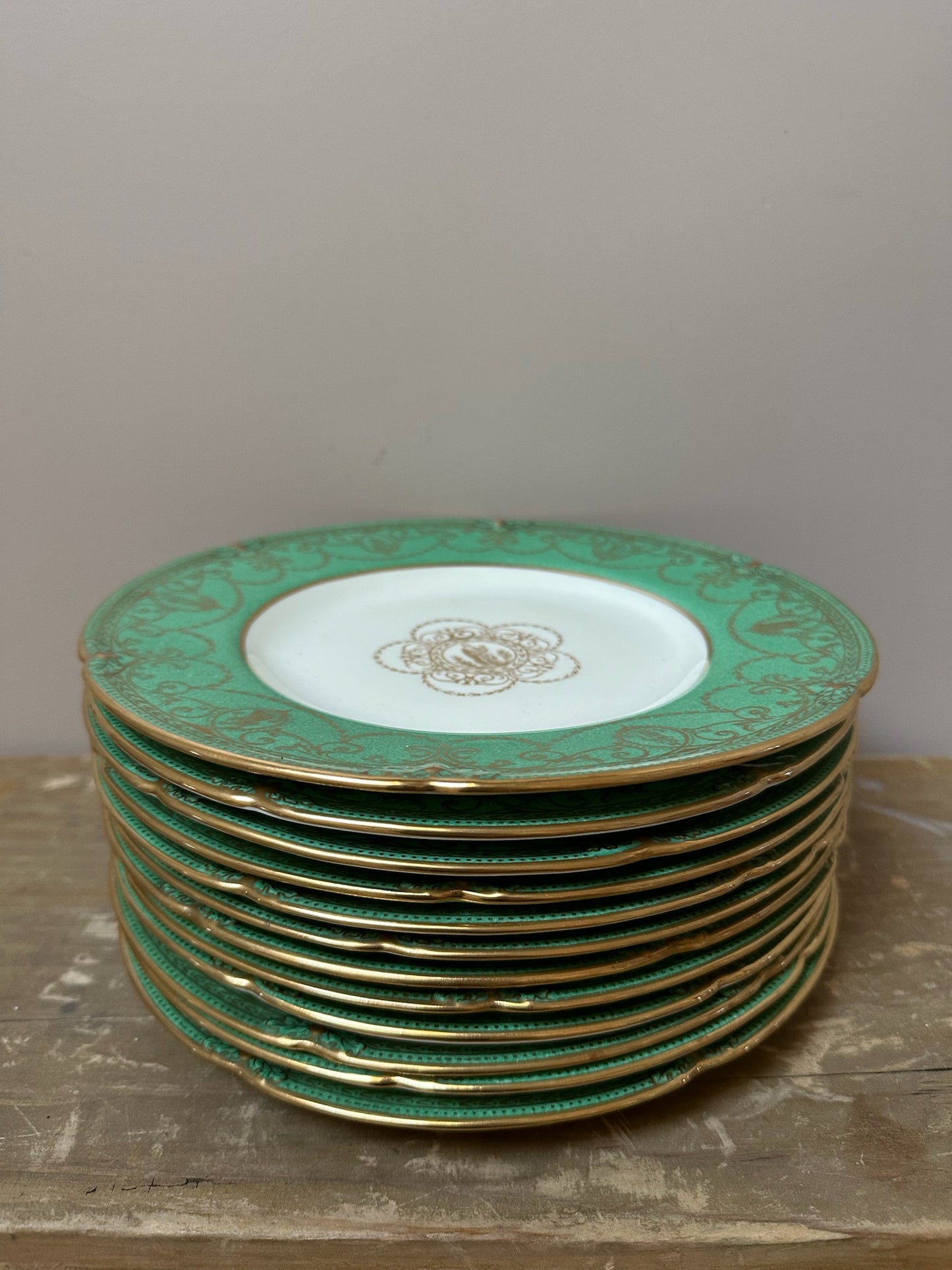 Porcelain 15-piece Wedgwood Dinner Service