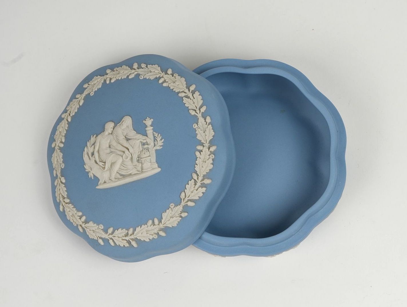 Wedgwood Jasperware Round Trinket Box