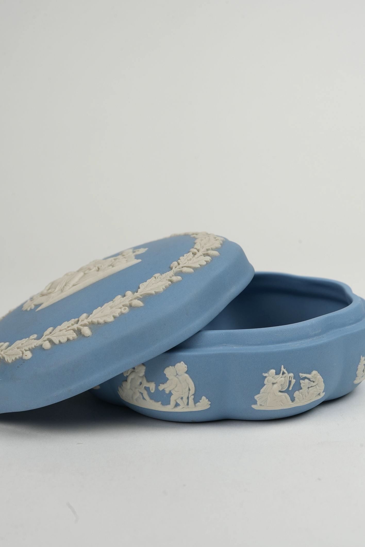 Wedgwood Jasperware Round Trinket Box