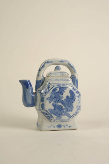 Vintage Chinoiserie Porcelain Teapot