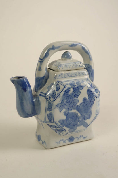 Vintage Chinoiserie Porcelain Teapot