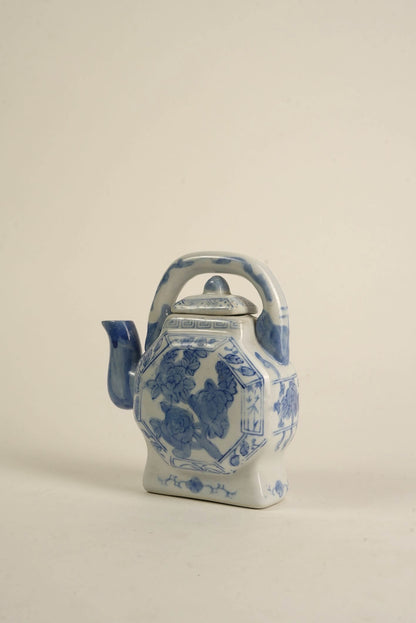 Vintage Chinoiserie Porcelain Teapot