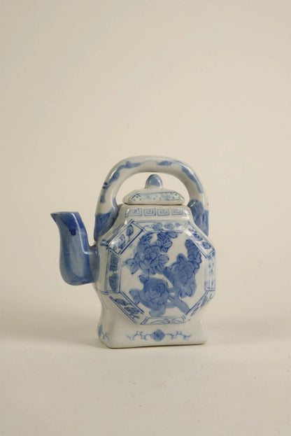 Vintage Chinoiserie Porcelain Teapot