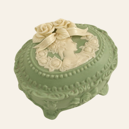 Decorative green box with floral design - Authentic antique piece 