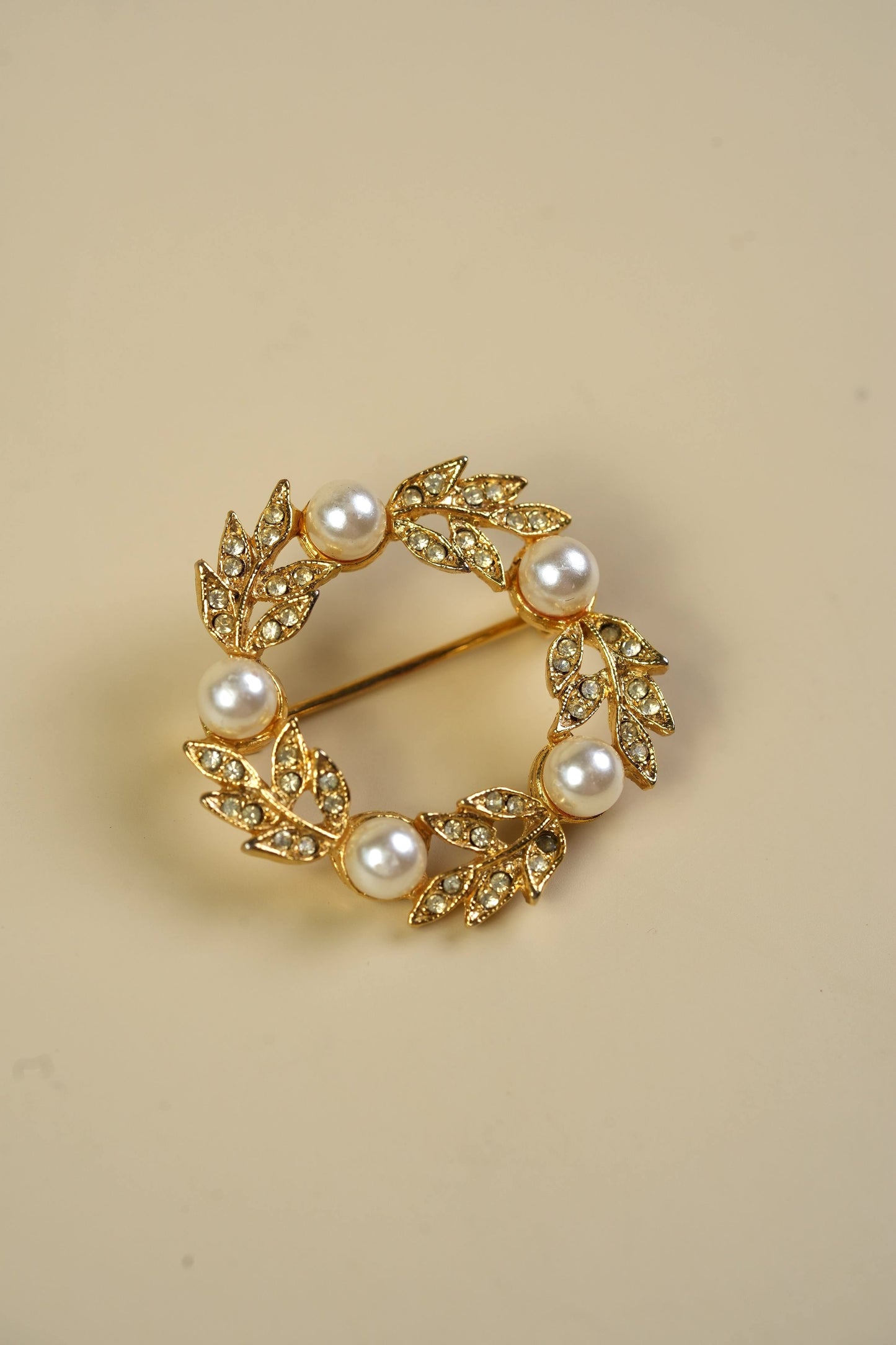 Vintage Pearl & Rhinestone Wreath Brooch