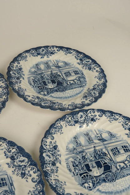 Set of 4 | Vintage Coaching Scene Dinner Plates