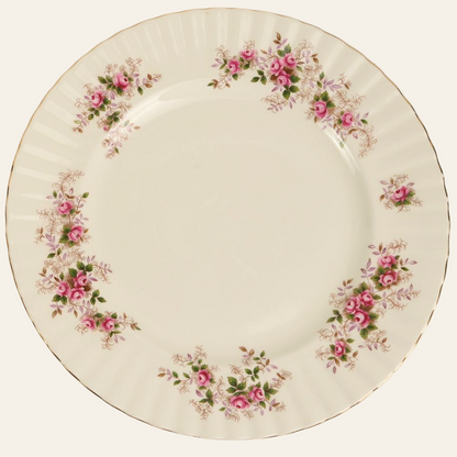 Decorative ceramic plate with floral patterns - Authentic antique piece 