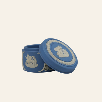 Blue decorative box with white patterns - Authentic antique piece 