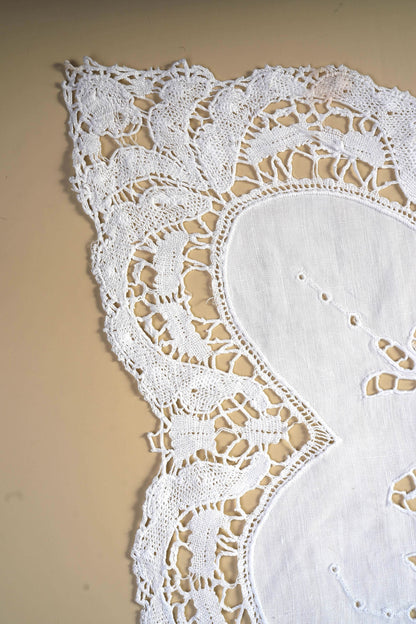 Vintage Crochet Tray Cloth