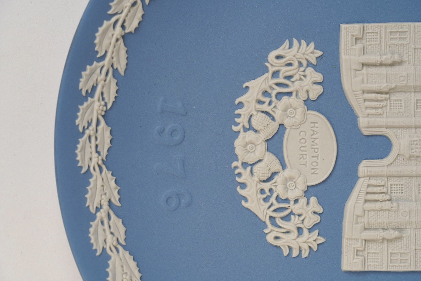 1976 Wedgwood Christmas Wall Plate