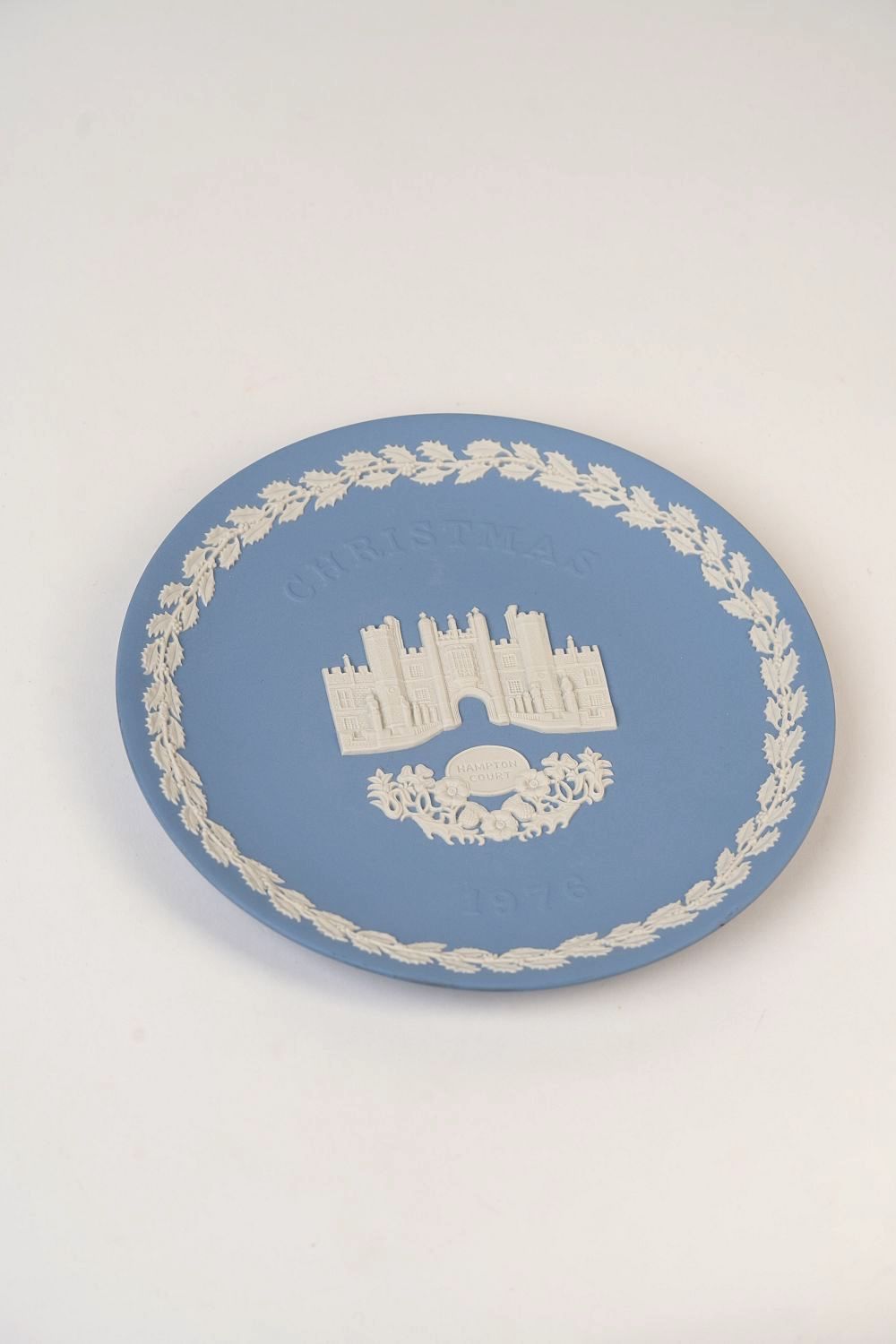 1976 Wedgwood Christmas Wall Plate