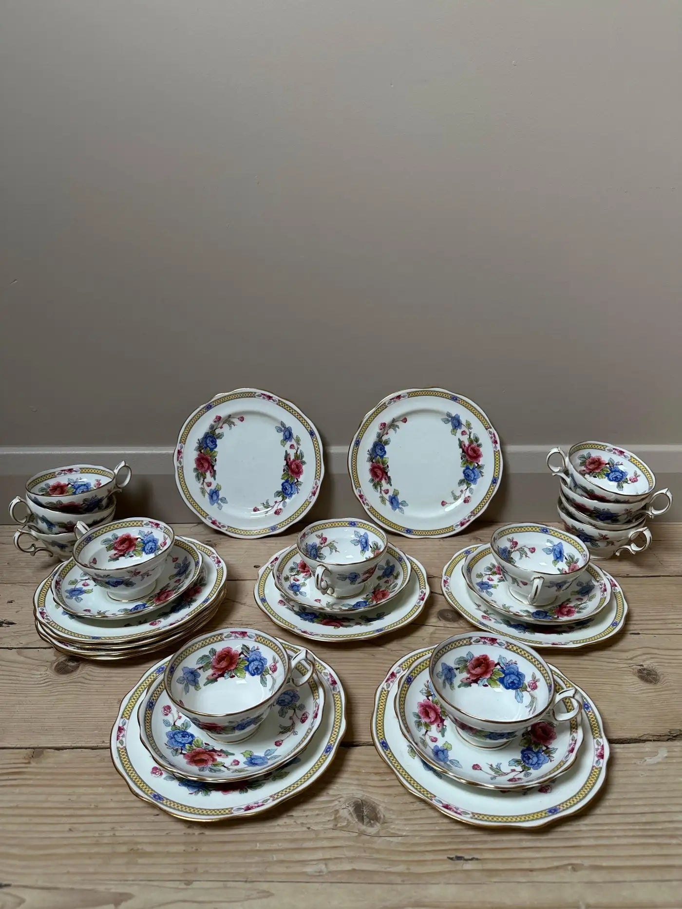 28-Piece Hammersley & Co. Porcelain Gilded Tea Set