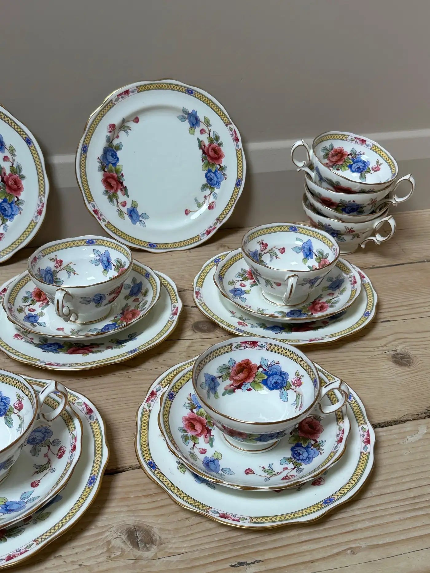28-Piece Hammersley & Co. Porcelain Gilded Tea Set