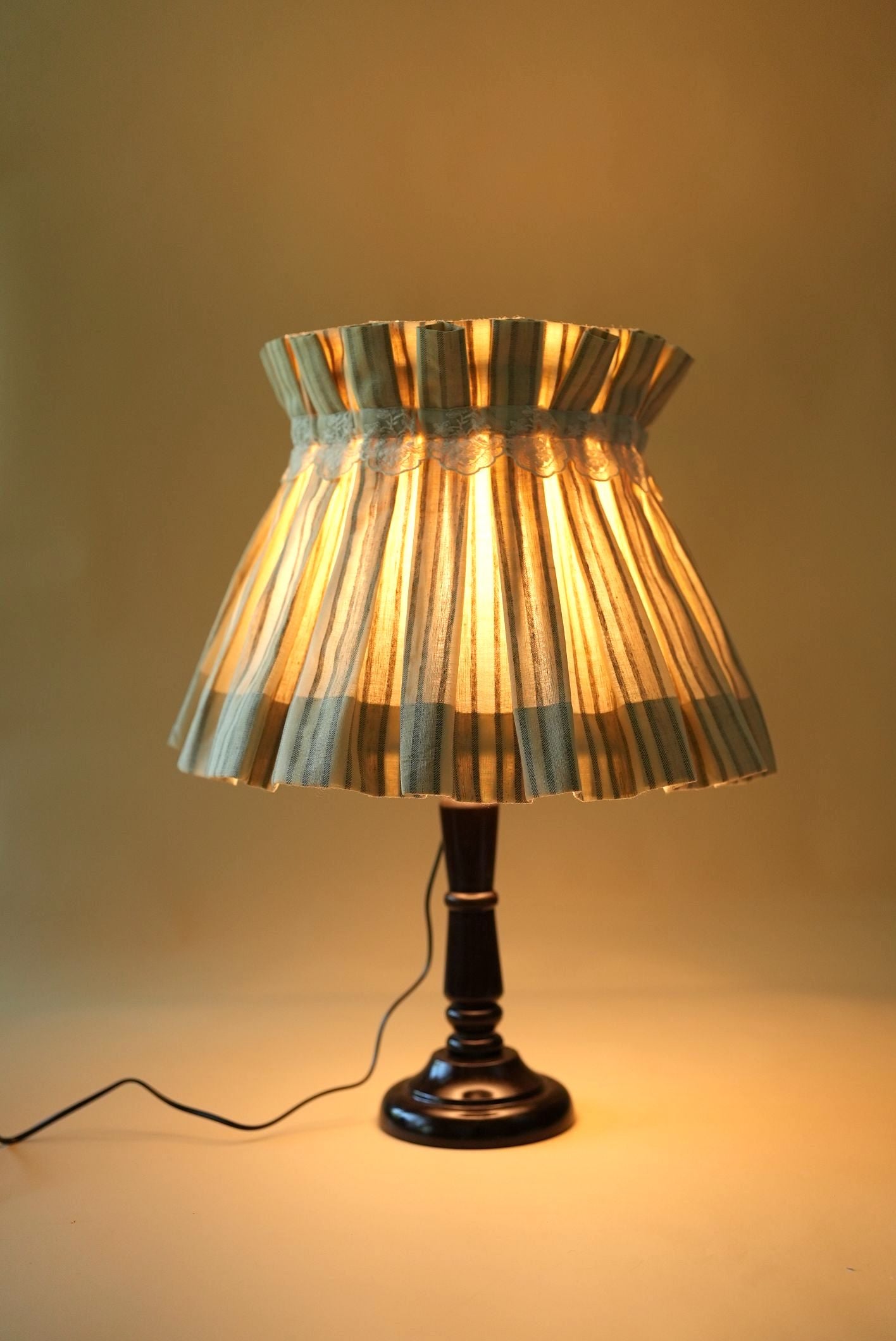 Pleated Cotton & Lace Shade